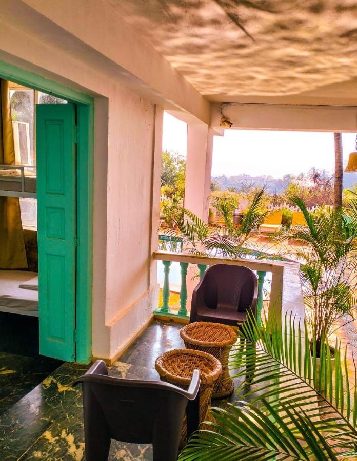 Hotel The Turquoiise House Morjim Exterior foto